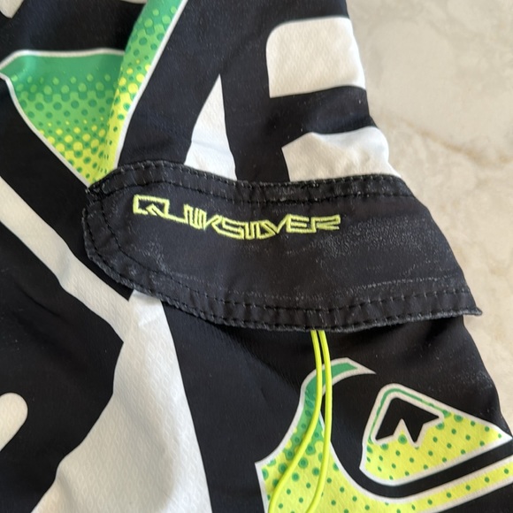 Quicksilver Board Shorts - Picture 4 of 4